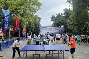 Ảnh hưởng trên toàn thế giới! Rất nhiều người hâm mộ nước ngoài đã đến xem trận đấu sân nhà của người Hồ.